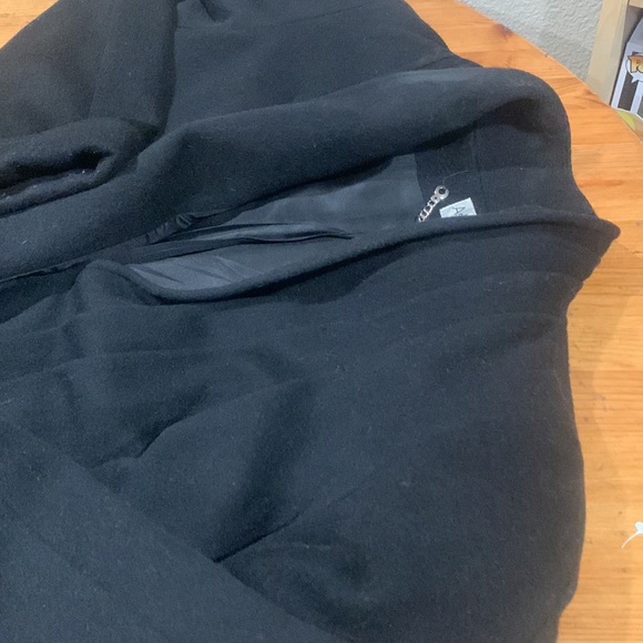 Women’s Wool swing coat - Size Medium-Large - preowned, good condition/ one flaw - Picture 6 of 7